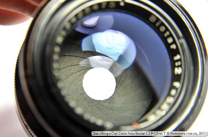 Swirly bokeh? the legendary zeiss biotar 58mm f2 vs. the russian copy helios 44m-4 58mm f2 lens
