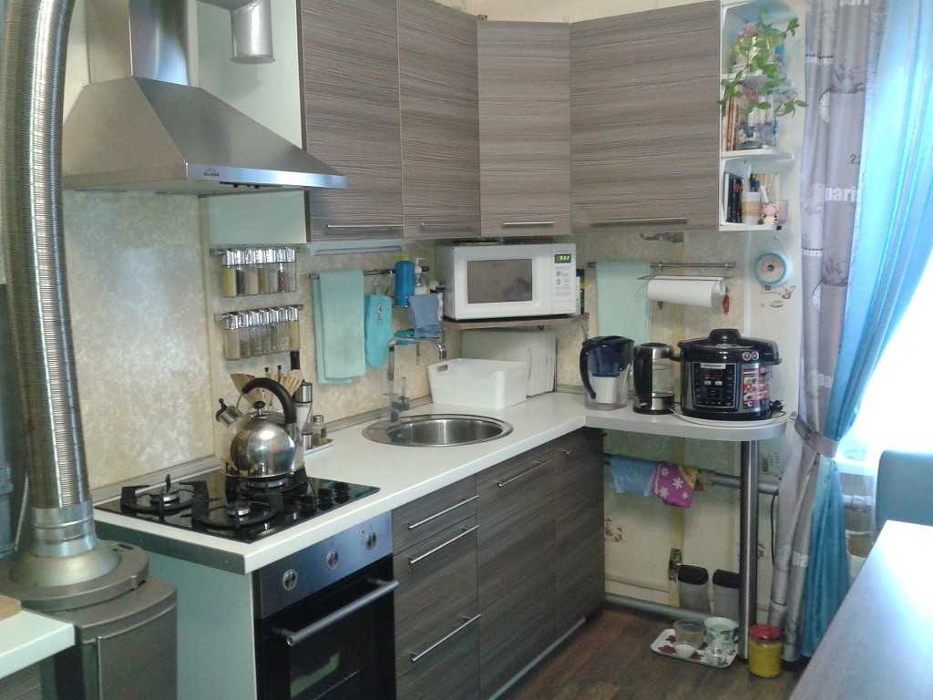 Куда поставить микроволновку на кухне: реальные фото примеры
