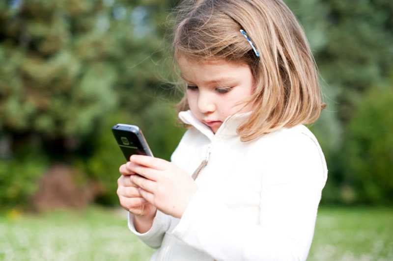 Выбираем телефон для ребенка 7-8 лет в школу: смартфоны и не только…